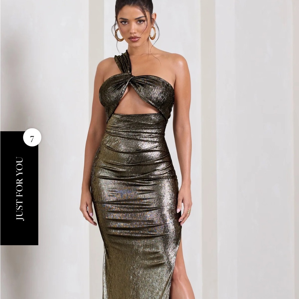 Brand new with tags size 4. Has stretch